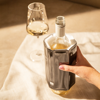vacu-vin-flexibler-k-hler-wein-schwarz-flexibler-weink-hler-f-r-15-minuten-k-hlu image 2