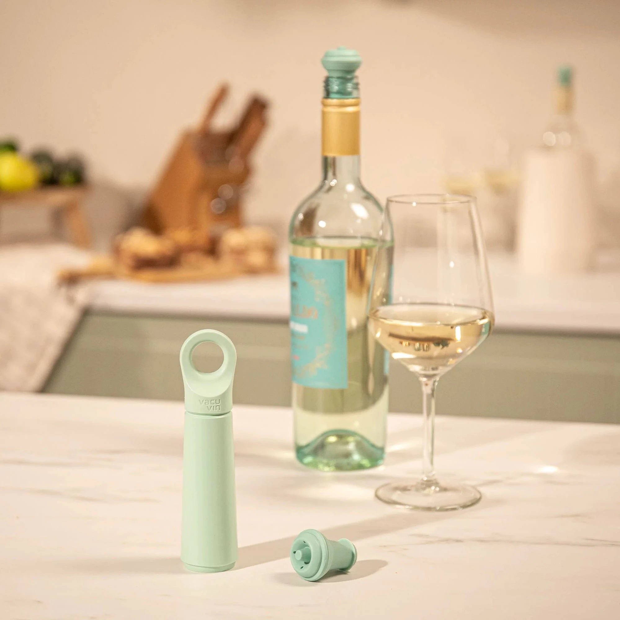 vacu-vin-wein-vakuumpumpe-loop-jade image 2