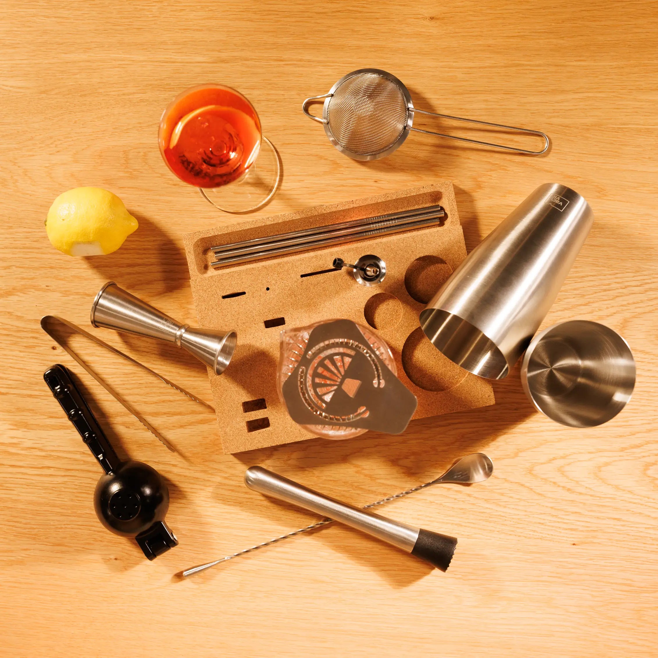 vacu-vin-bar-in-a-box-master-16-teiliges-cocktailset-aus-edelstahl image 2