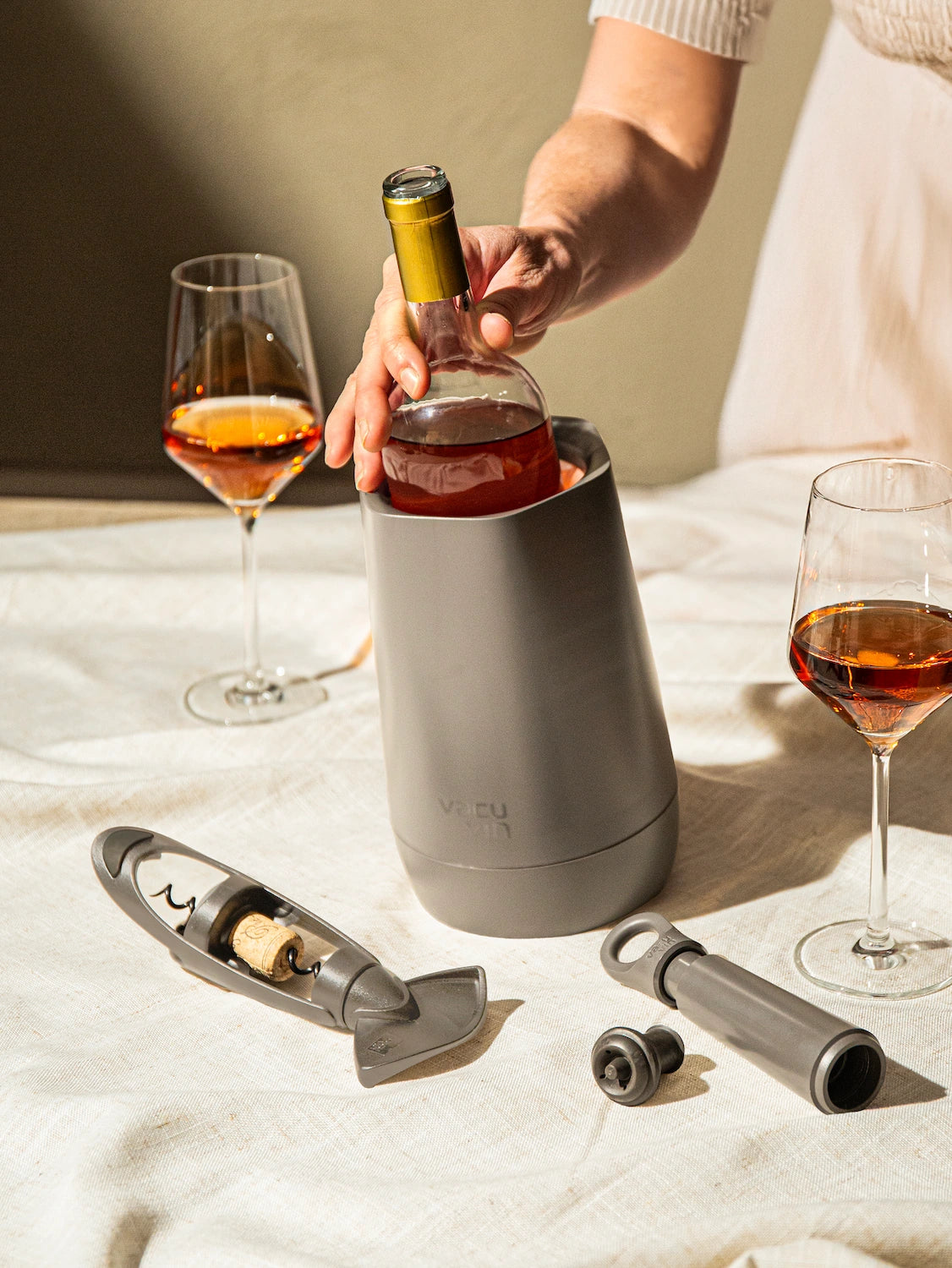 vacu-vin-weinzubeh-r-set-host-graphite-3-teiliges-set-mit-k-hler-vakuumpumpe-und image 2