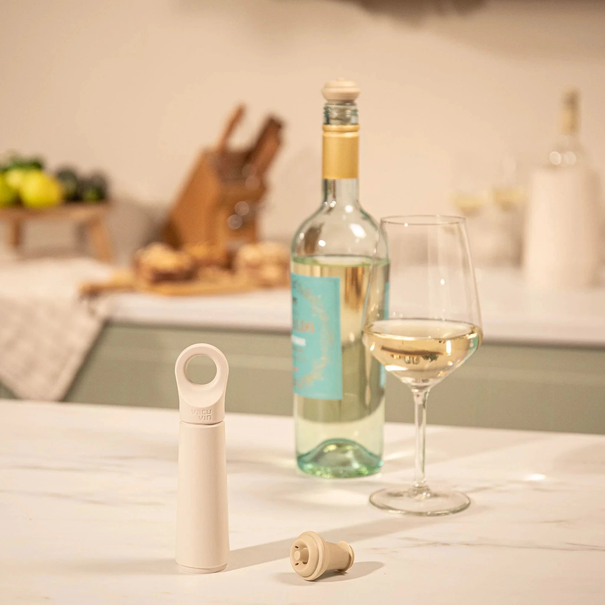vacu-vin-wein-vakuumpumpe-loop-sand image 2