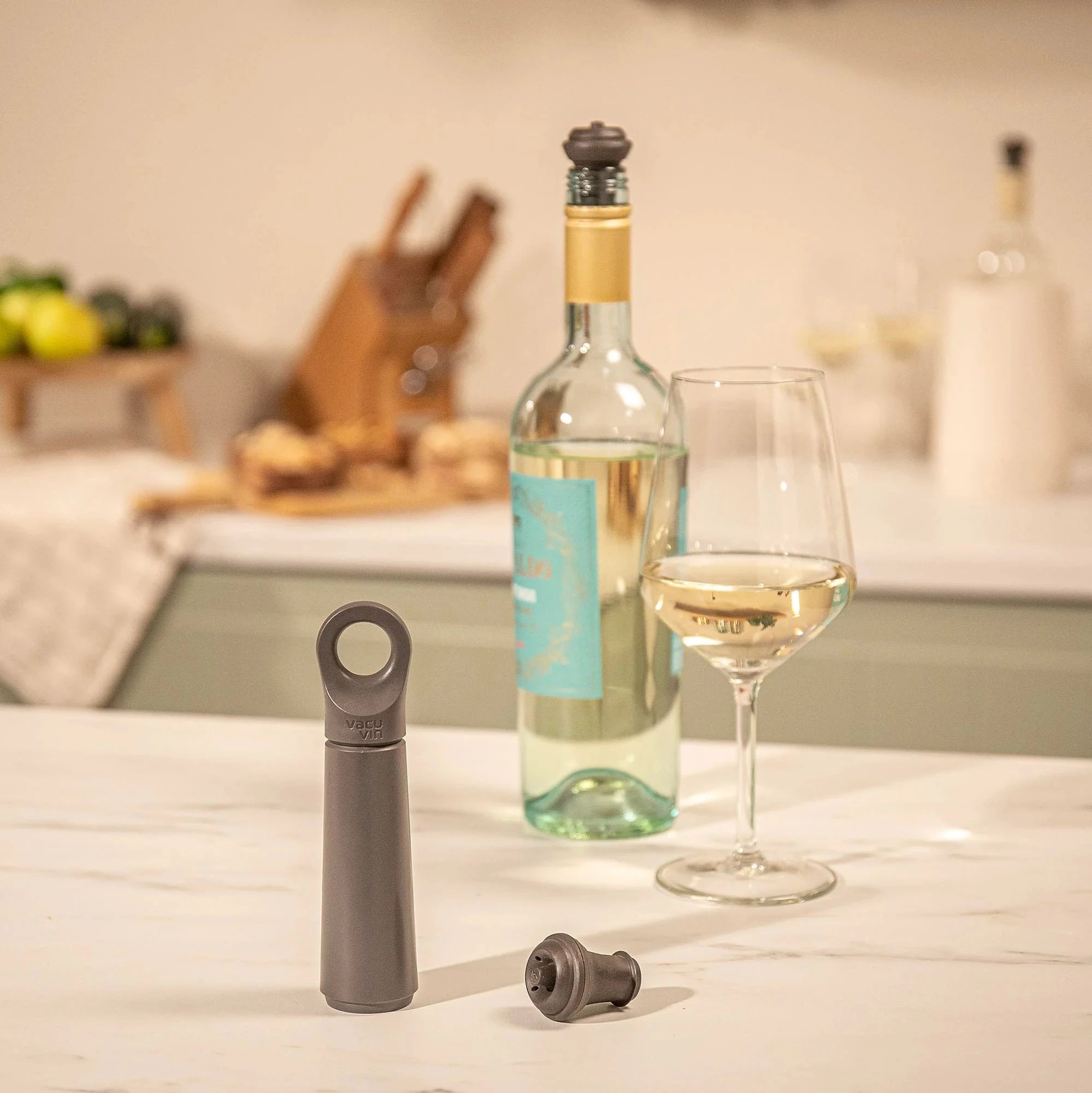 vacu-vin-wein-vakuumpumpe-loop-graphit image 2