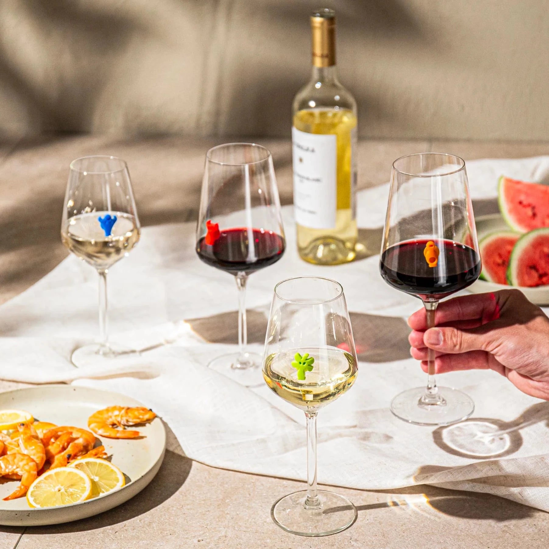 vacu-vin-glasmarkierer-partyleute-12-figuren-mit-saugnapf-f-r-gl-ser image 4