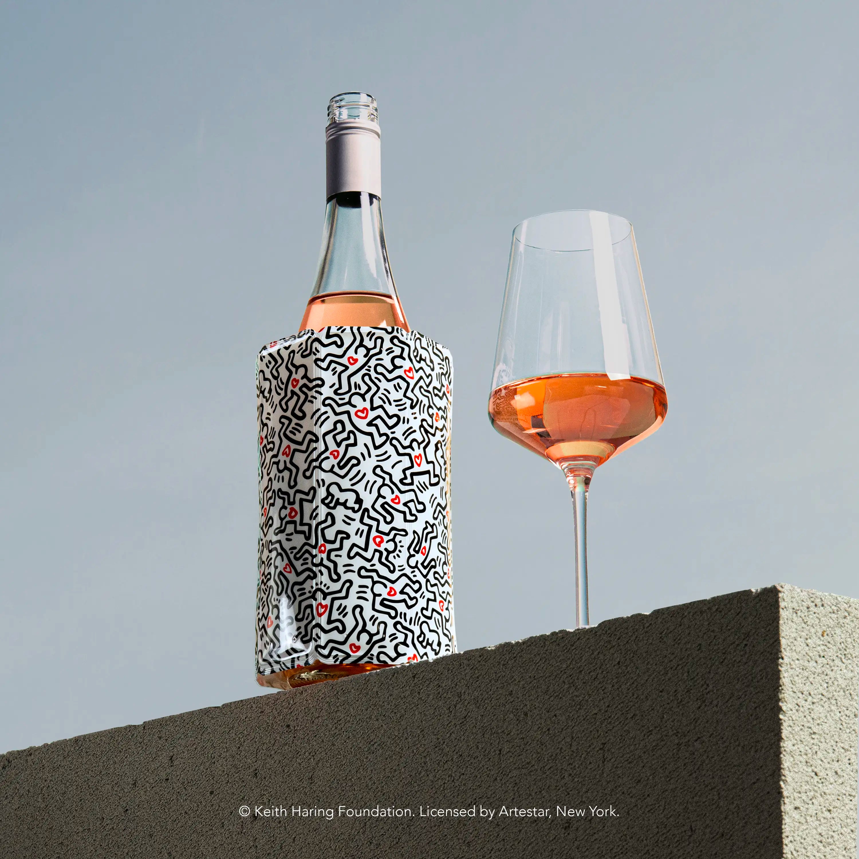 vacu-vin-flexibler-k-hler-wein-keith-haring-edition-ikonisches-design-k-hlt-in-1 image 2