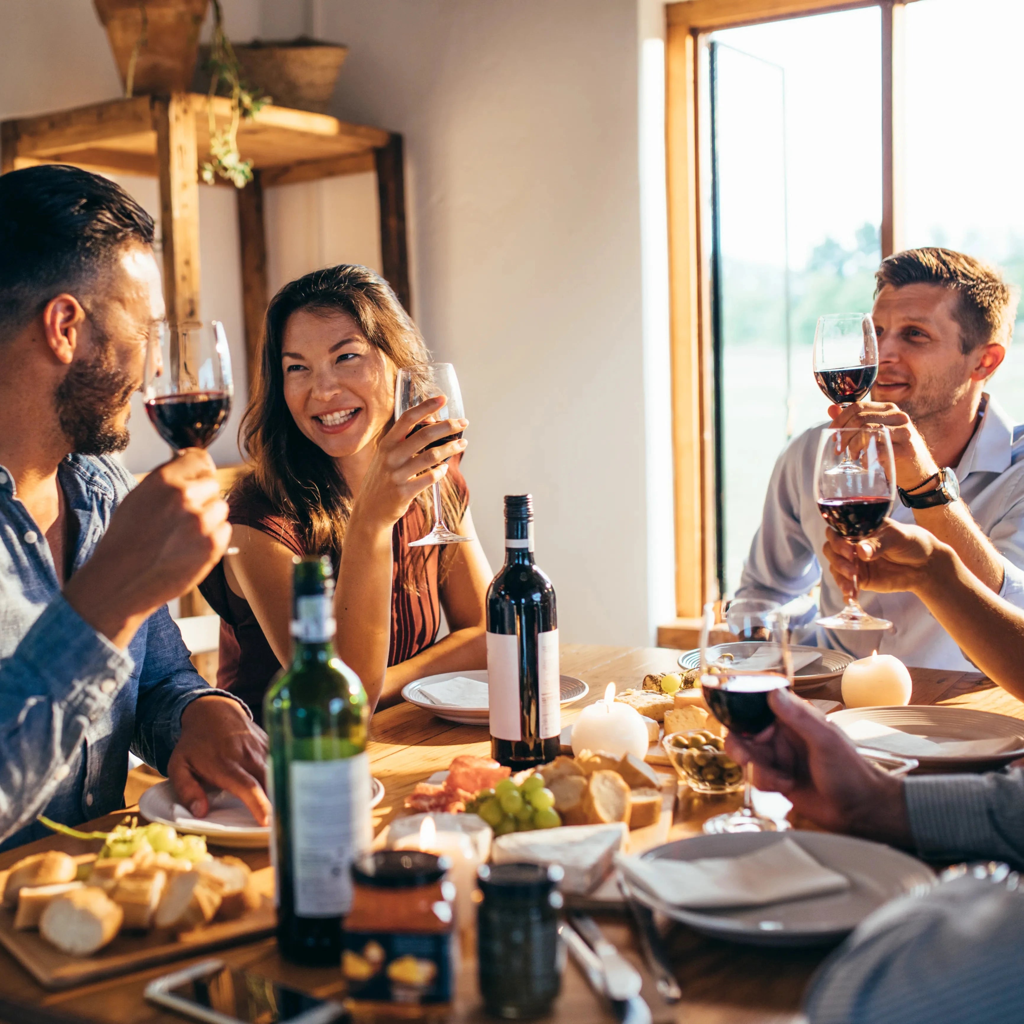 vacu-vin-weindekanter-glasdekantierer-mit-breitem-boden-und-korkstopfen-bel-ftet image 4